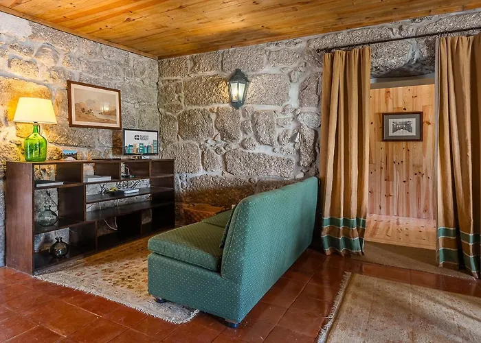 Casa Do Pomar - Manor House بيت للعطل