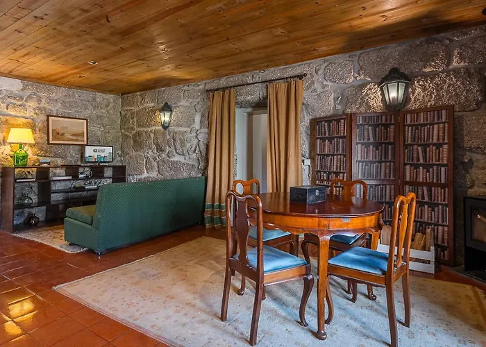 Casa Do Pomar - Manor House Дом отдыха